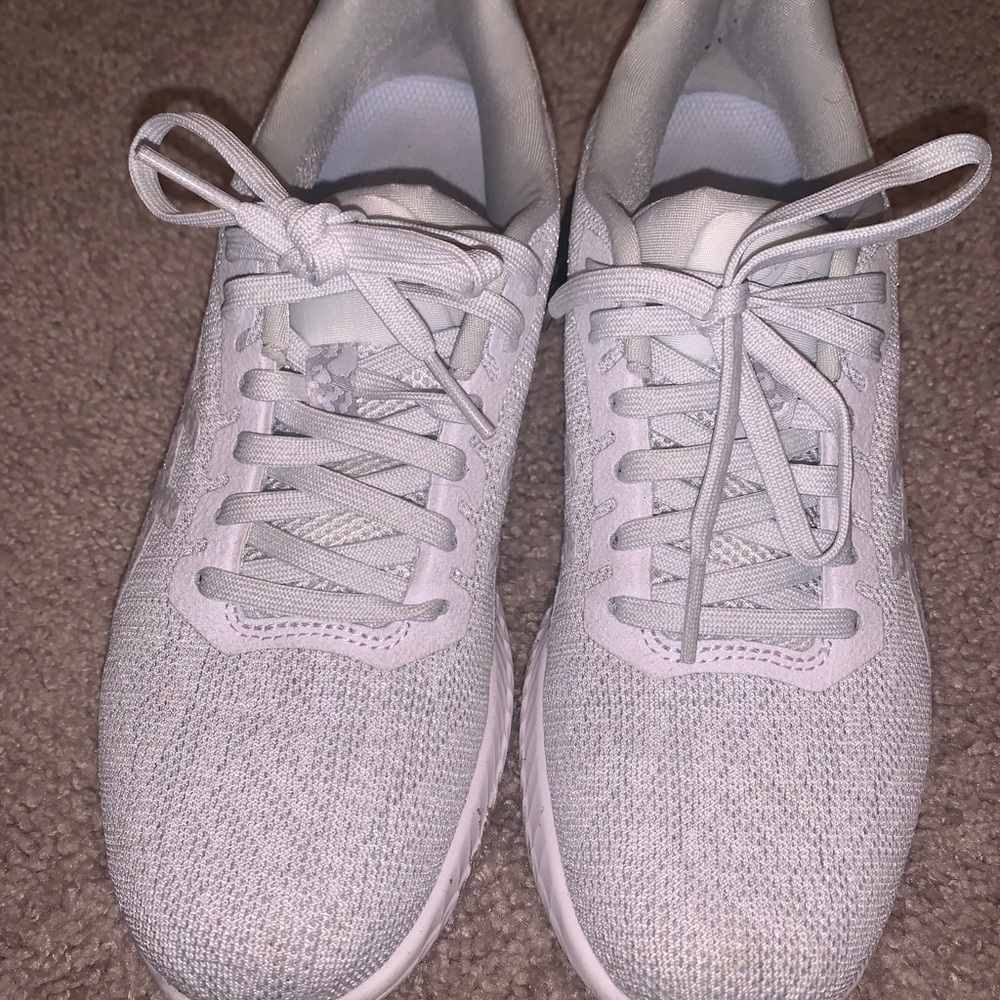 ASIC tennis shoes